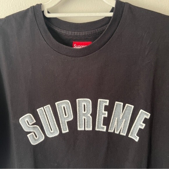 Supreme Printed Arc S/S Tee in Black - Picture 4 of 11